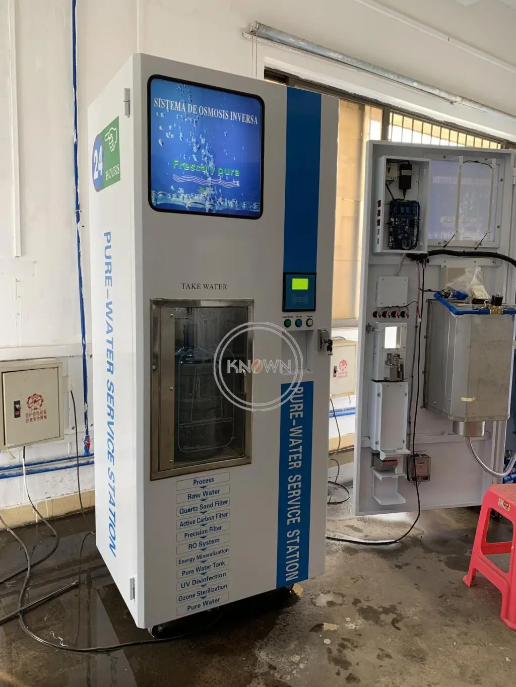 Máquina expendedora de agua potable pura de ósmosis inversa 400GPD, aceptador de monedas y billetes, estación expendedora de agua purificada de autoservicio