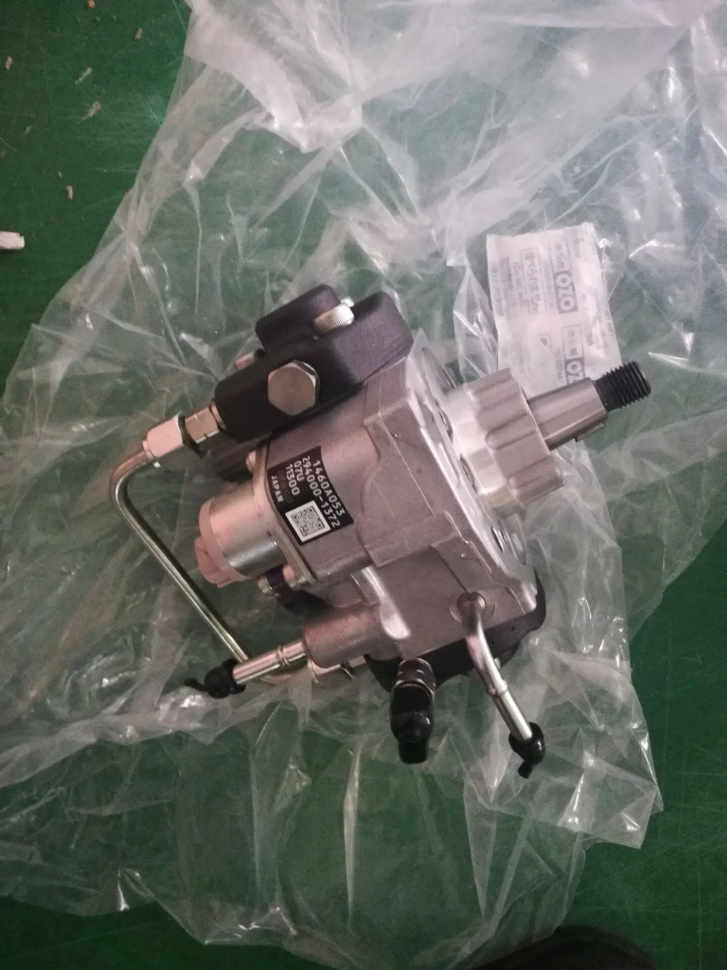 GENUINE AND BRAND NEW DIESEL FUEL PUMP 294000-1372, 294000-1240, 294000-0640, 1460A001, 1460A019, 1460A047, 1460A057, 1460A053