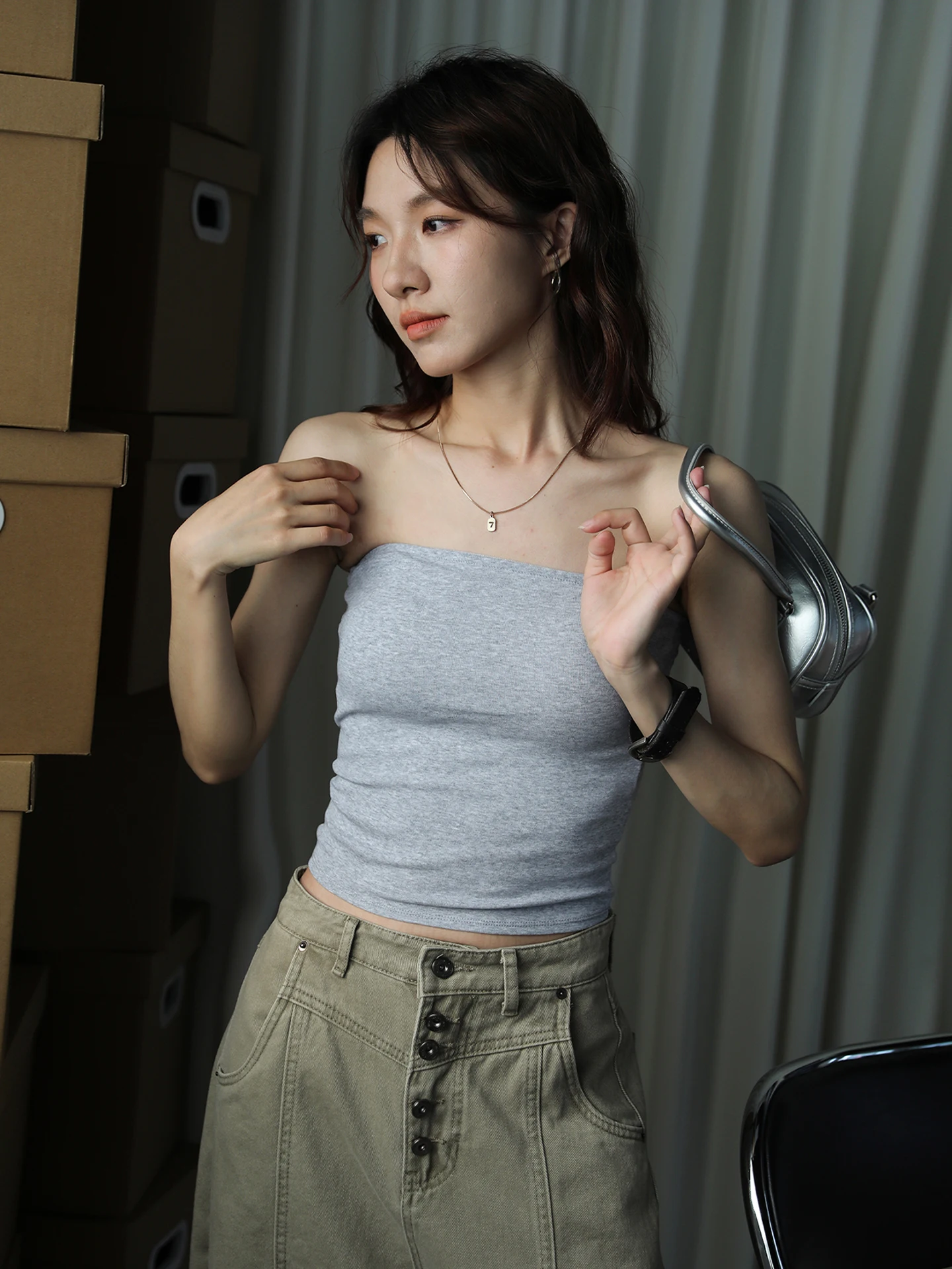 

Women's Cotton Blend round Neckline Tank Top with Chest Pad Commute Style Slim Fit Outerwear Summer Pull over Strap Vest