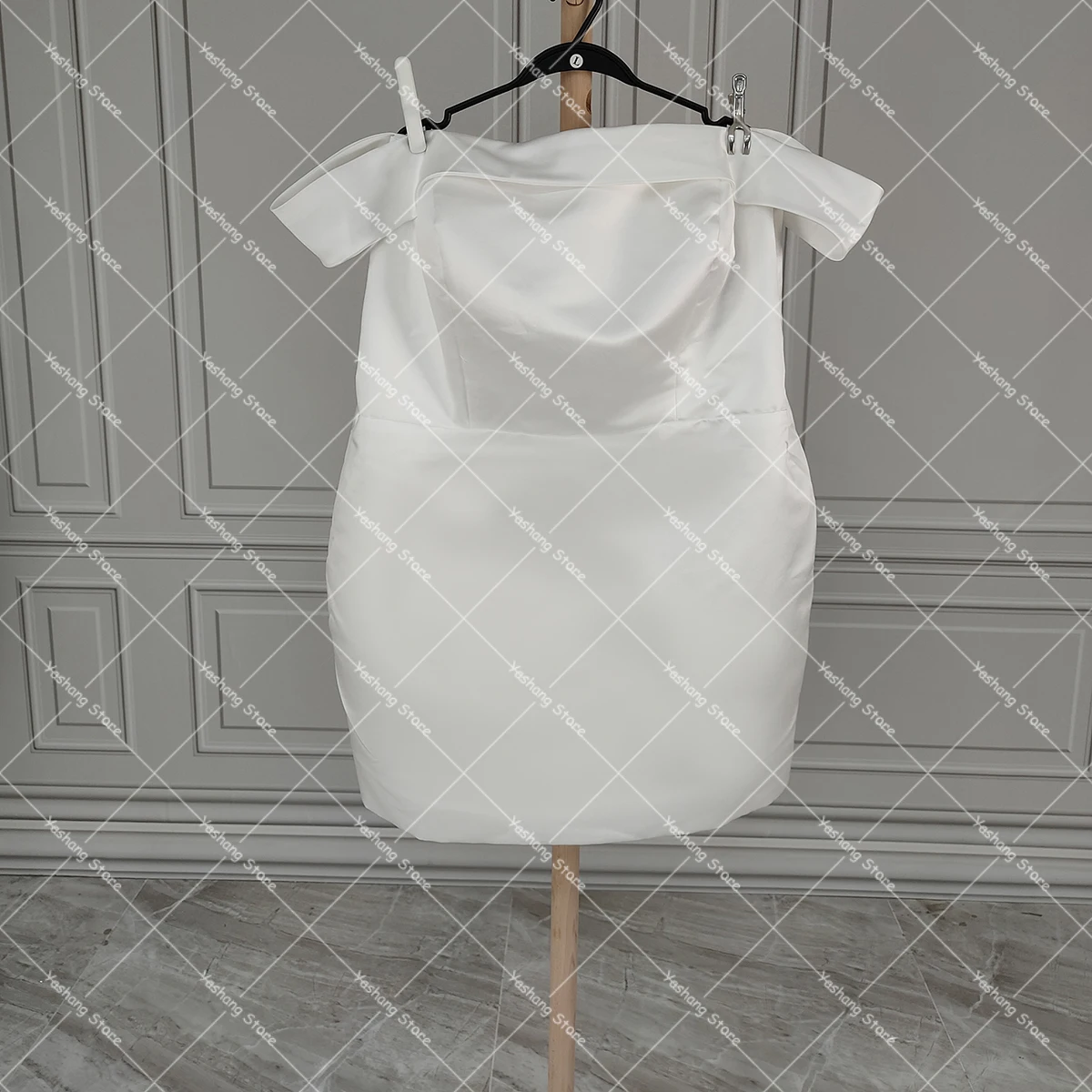 Vestido de novia con cola de lazo grande y hombros descubiertos Fotos reales Escote recto Mini vestido de novia personalizado por encima de la rodilla