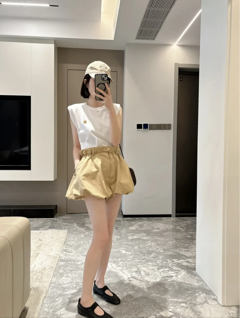 Nowa kolekcja ETJ na wiosnę 2025, seria ZW dla kobiet, elegancki i romantyczny styl, szorty codzienne z wysokim stanem i krojem typu ball cut.