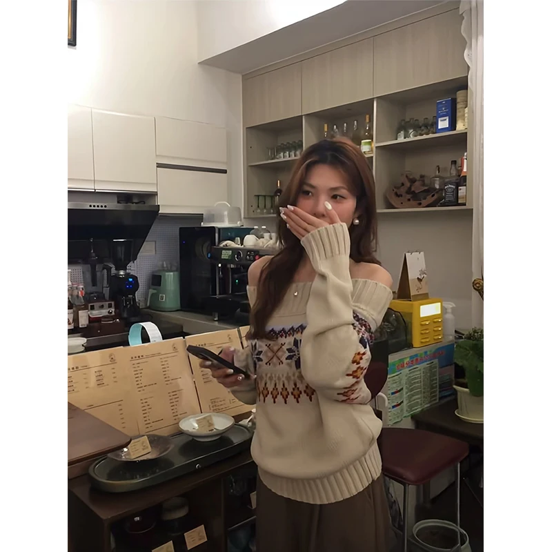 سترة نسائية كلاسيكية مكشوفة الأكتاف من MEXZT بلوفرات محبوكة مطبوعة هاراجوكو مثيرة برقبة مائلة ملابس تريكو شتوية بتصميم كوري