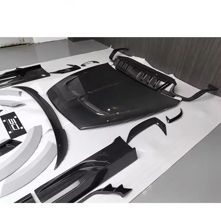 لـ Bentley Bentayga V8 طقم هيكل عريض كامل من ألياف الكربون الجافة ملحقات سيارة عالية الجودة