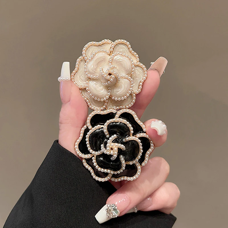 حجر الراين الذهبي والأسود الأزهار بروش المرأة كاميليا دبوس الصدار اكسسوارات هدية