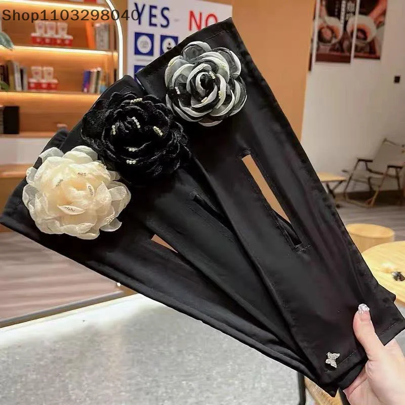 Herramienta de peinado de inspiración vintage para mujer: clip de lazo de flor mágica con rizador de moño giratorio y función de trenzado