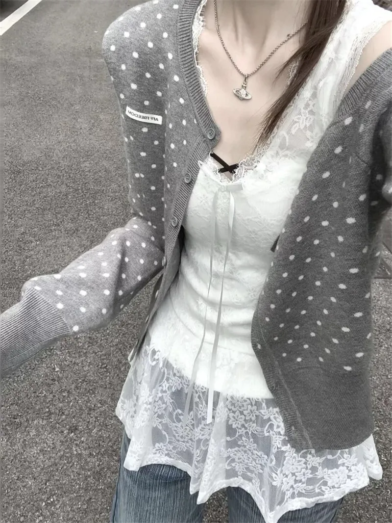 

Женские зимние кардиганы и свитеры с графическим принтом, вязаные, с меховой отделкой, вышивкой, декоративными клапанами, полуоткрытым кроем, кружевными вставками, свободного кроя, с панелями, утолщенные, в стиле Y2K