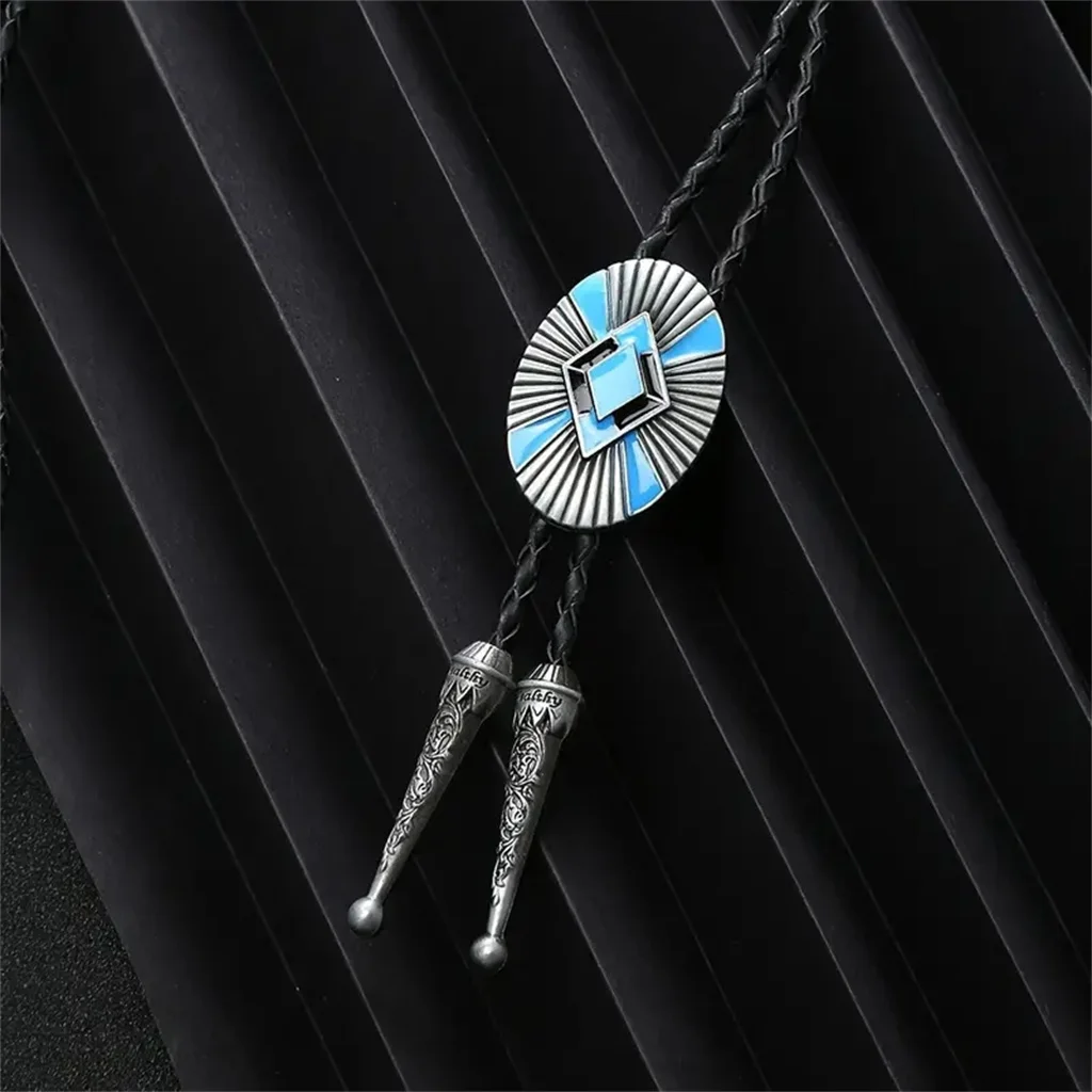 Carte Totem bolo tie