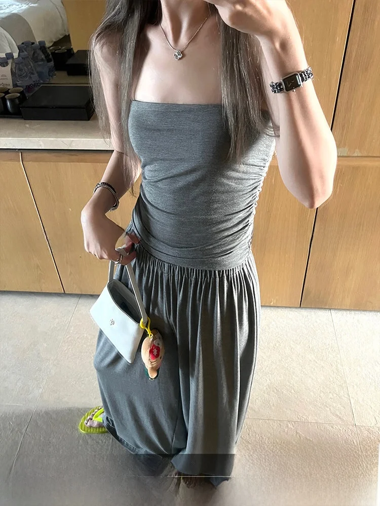 

Летний повседневный женский комплект 4PRIL: футболка, длинные брюки, кардиган, топ-халтер. Удобный, солнцезащитный, модный ансамбль.