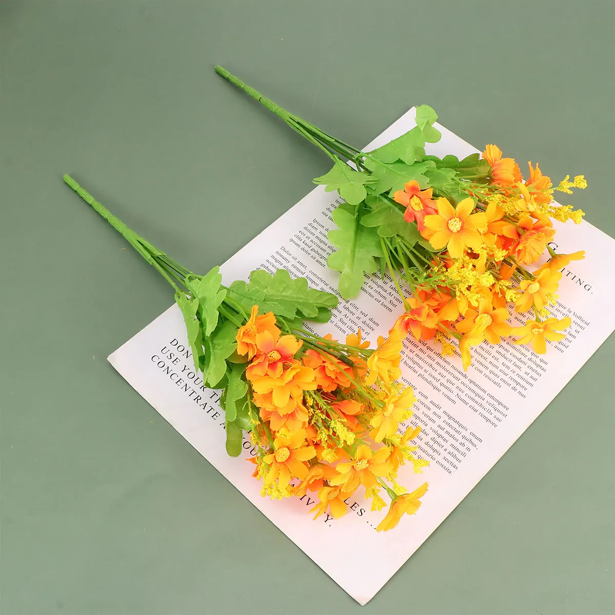 

3 Pcs Daisy BouquetPlastic Bunch Plastic Mum Marguerite for Home WeddingChrysanthemum Flowers Faux Bride Centerpiece