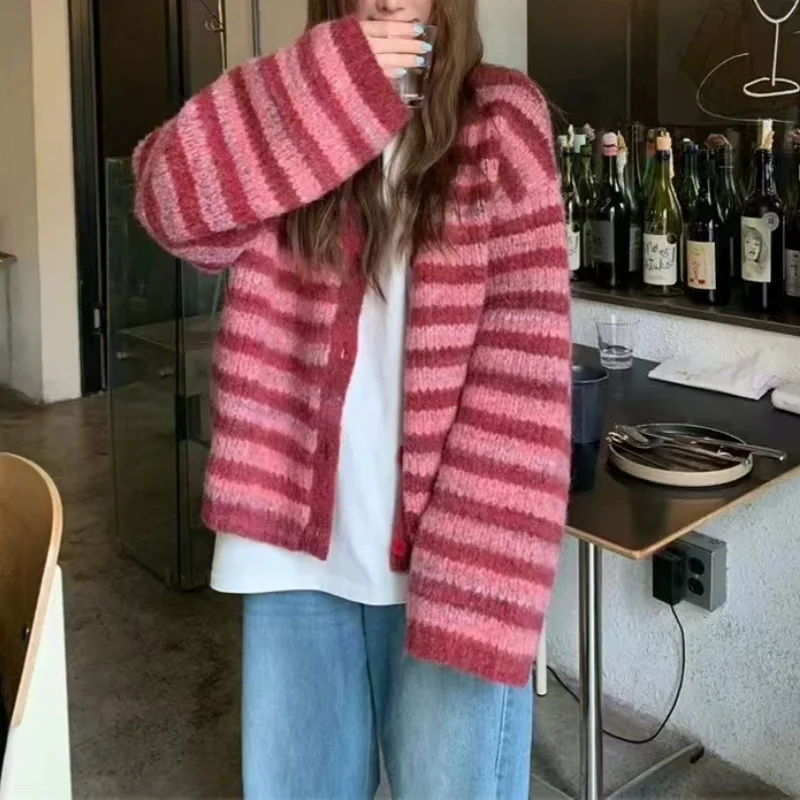 

Ленивый стиль, красный полосатый свитер с v-образным вырезом для женщин осенью и зимой, корейский мягкий и свободный вязаный кардиган для женщин