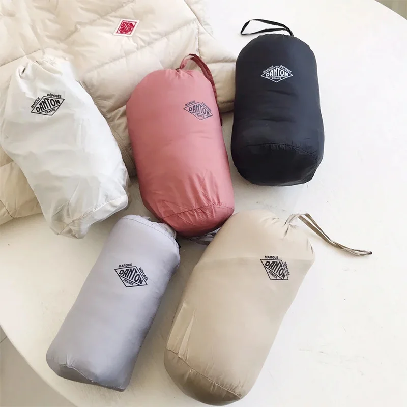 เสื้อแจ็คเก็ตผู้หญิงแบบบาง น้ำหนักเบาพิเศษ ใส่ได้ในฤดูใบไม้ร่วงและฤดูหนาว ปี 2025  บุด้วยขนเป็ดขาว ให้ความอบอุ่น แฟชั่นทันสมัย พับเก็บได้