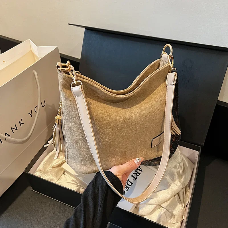 

Vintage Textured Bucket Bag for Women | Minimalist Shoulder & Handbag | Luxury Versatile Purse with Everyday Elegance