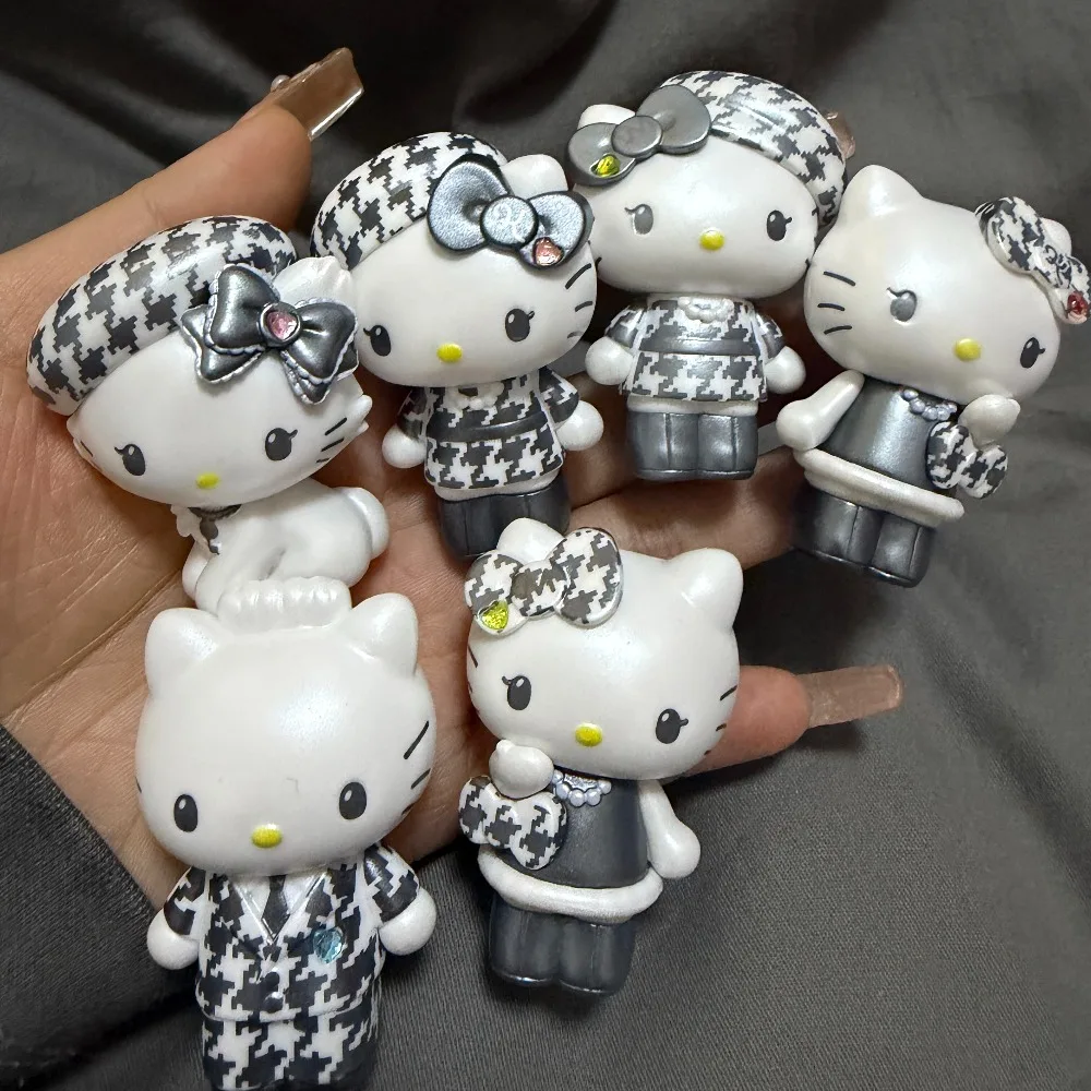 

Sanrio Hello Kitty Houndstooth Mini Figure Blind Box Cartoon Character Vintage Style Kitty Desk Decor Collectible Ornament Gift