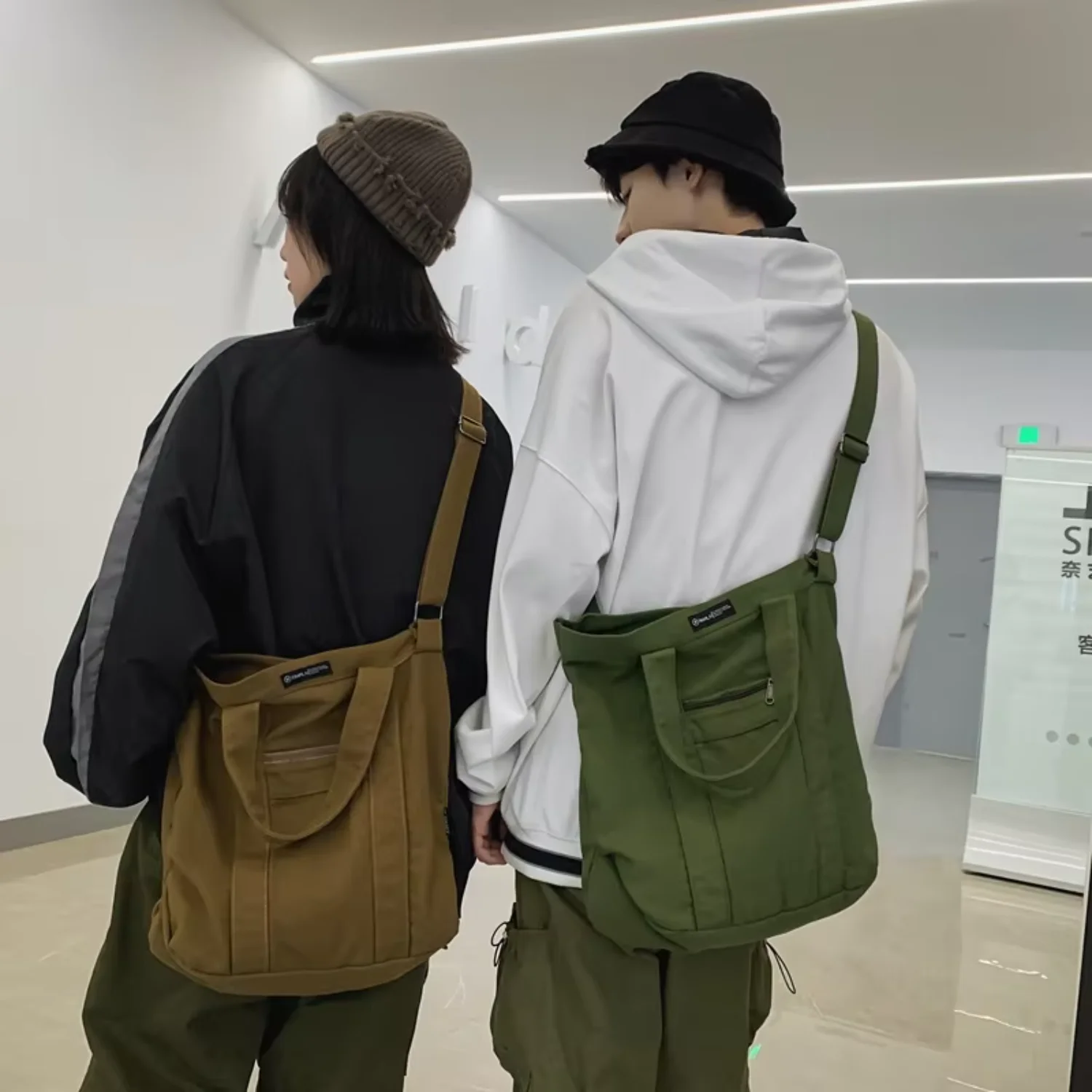 Vintage Canvas Shoulder Bag for Men and Girls, Casual Single Shoulder cross body handbag, Korean version, 2024 New