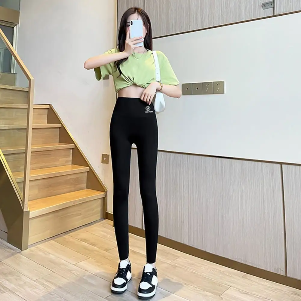 Pantaloni da squalo da donna indossano primavera autunno inverno sottili collant da yoga a vita alta con sollevamento della pancia e piedi piccoli leggings neri