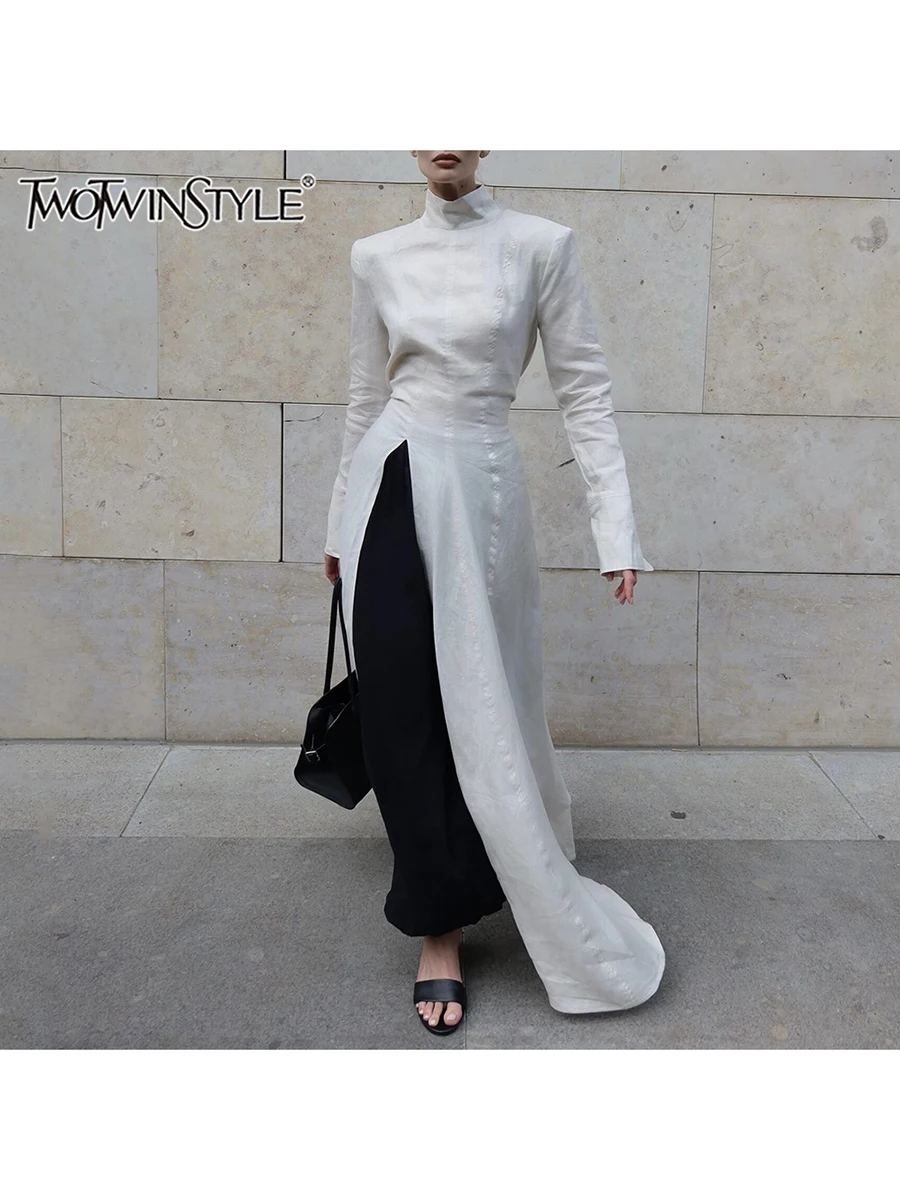 

TWOTWINSTYLE однотонные утягивающие платья с разрезом по бокам для женщин, туника с высоким воротом и длинными рукавами, минималистичное шикарное платье, женская одежда, новинка