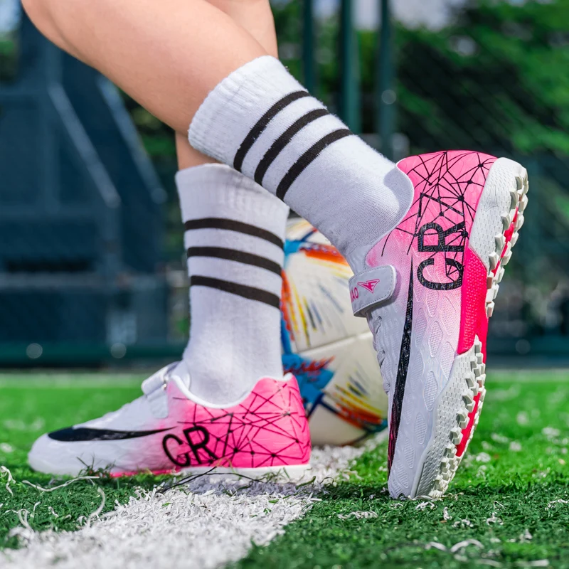 Kids Sport Football Shoes For Boys Indoor Turf Training Outdoor Fast Hall Childrens Soccer Shoes Light Football Boots Sneakers