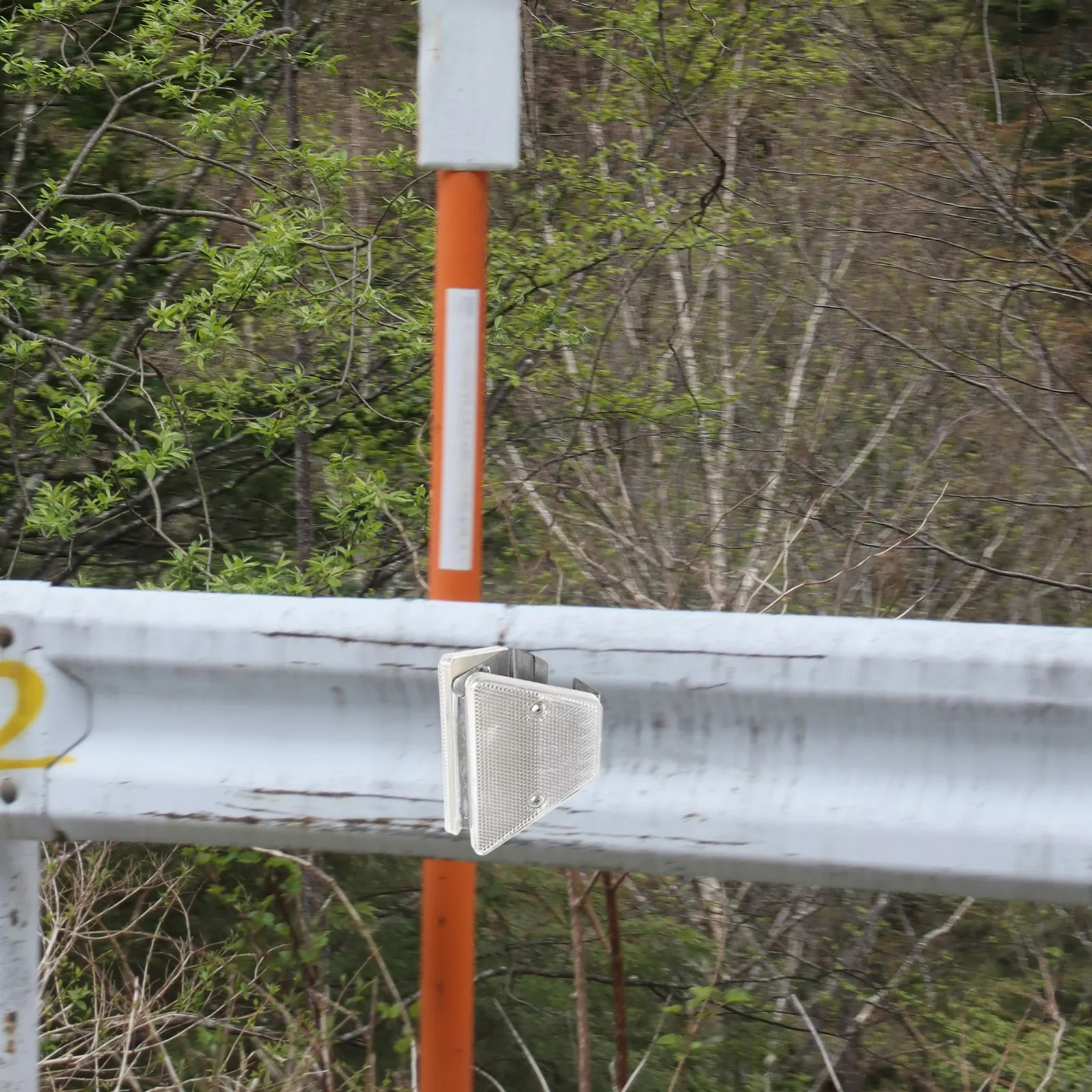 Trapezoidal Road Reflector Driveway Marker High Visibility Reflective Delineator for Pavement Safety Guardrail Warning Sign
