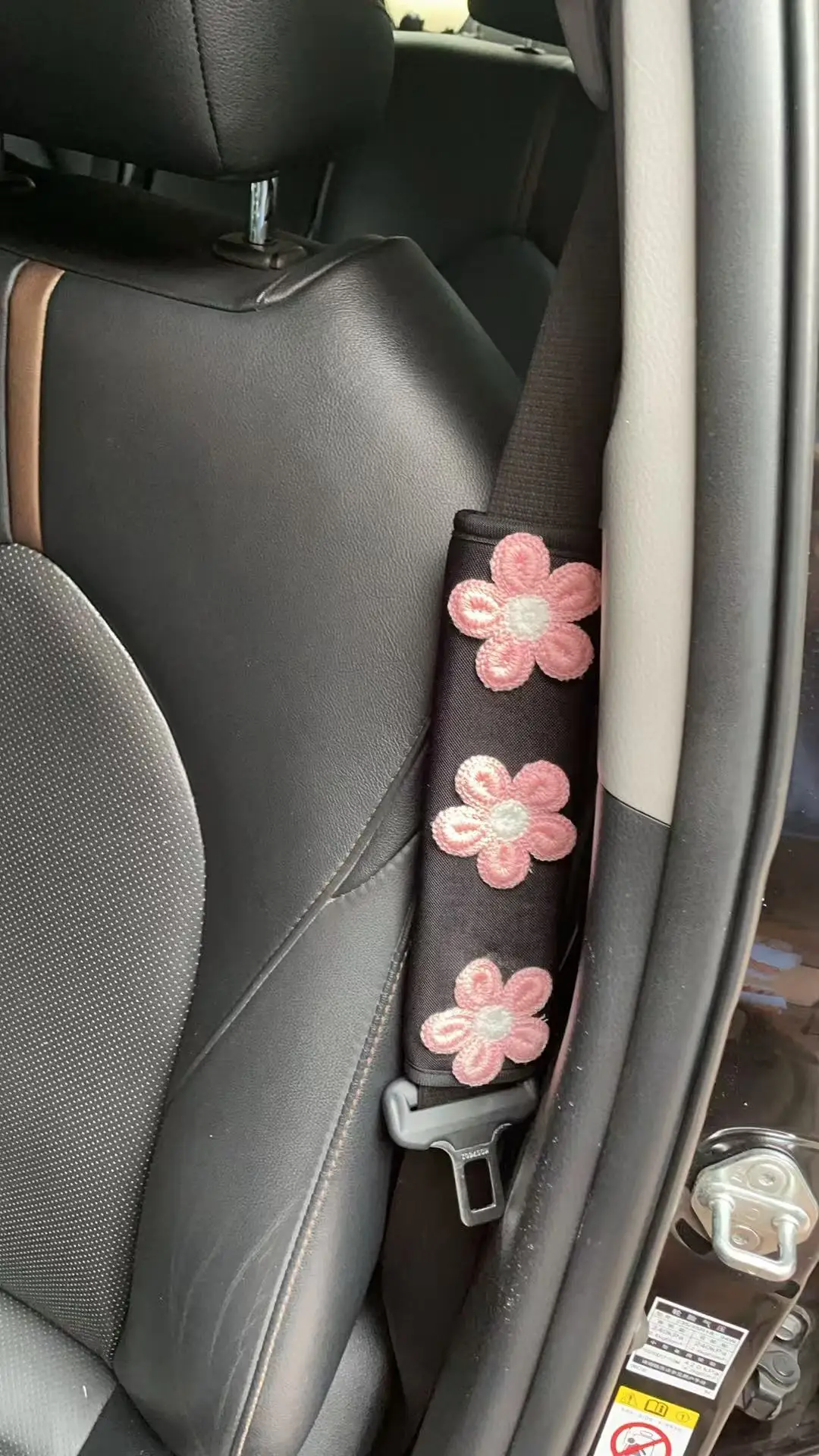 1pcs Daisy Car Seat Belt Covers | Handmade Floral Shoulder Protectors, Universal Fit for Women/Home Decor,Car Decoration