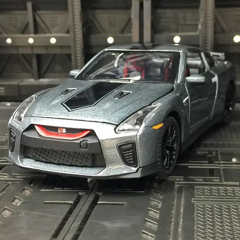 

Новый 1:32 Nissan Gtr моделирование спортивного автомобиля из сплава модель автомобиля звук и свет отступить мальчик металлическая игрушка украшение автомобиля коллекция подарок