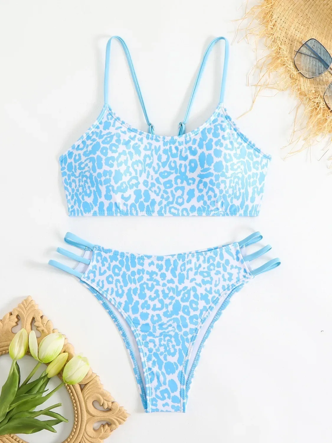 Conjunto de Bikini de retazos con estampado de leopardo negro para mujer, traje de baño Sexy de cintura alta con realce calado, traje de baño 2025