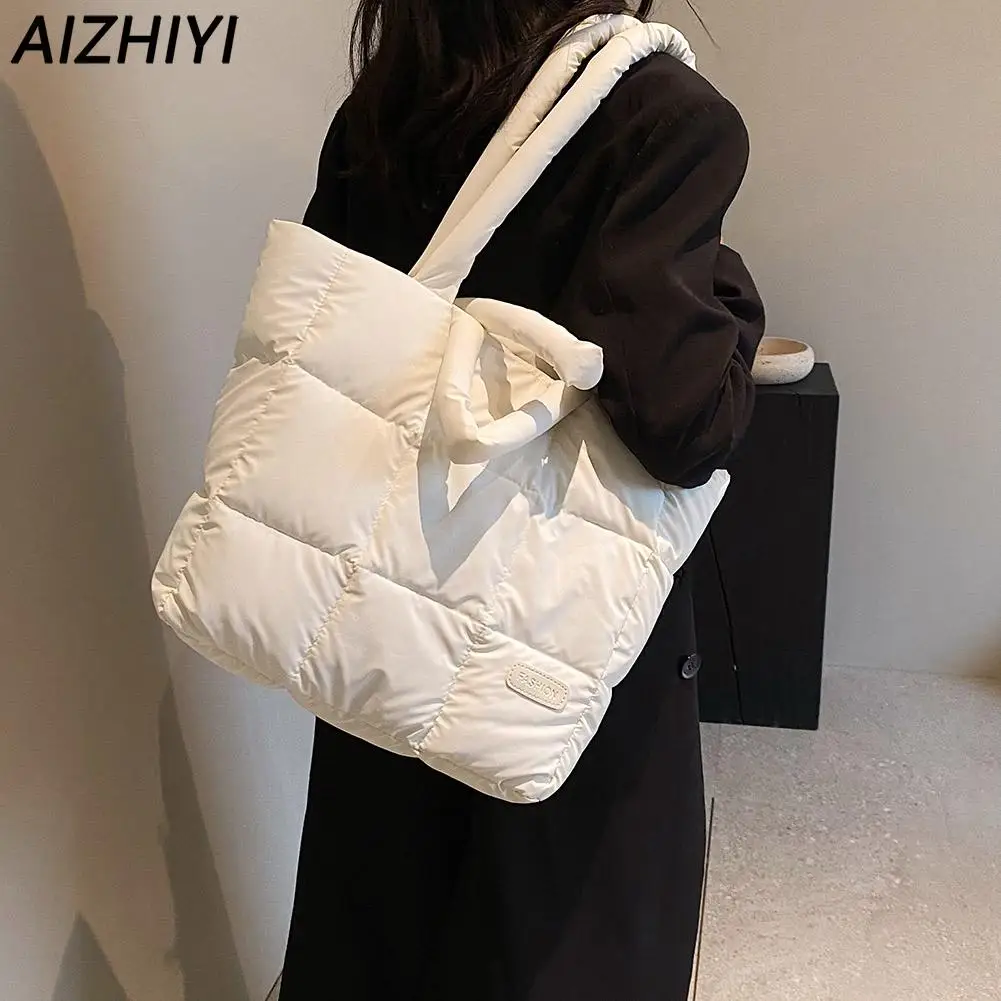 Cotton Padded Shoulder Bag for Women Bubbles Handbag Top Handle Bag Winter Quilted Cloud Tote Bag Puffy Commute Shopping Bags