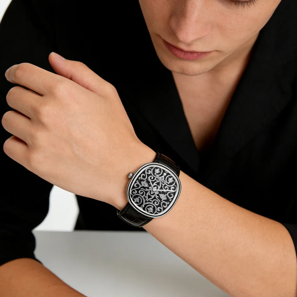 Thumbnail 4 - #64 Best Classic Quartz Watches to Buy In 2026