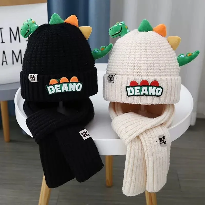 Children's hat autumn and winter cute woolen hat girl's knitted warm baby scarf two-piece ear protection set