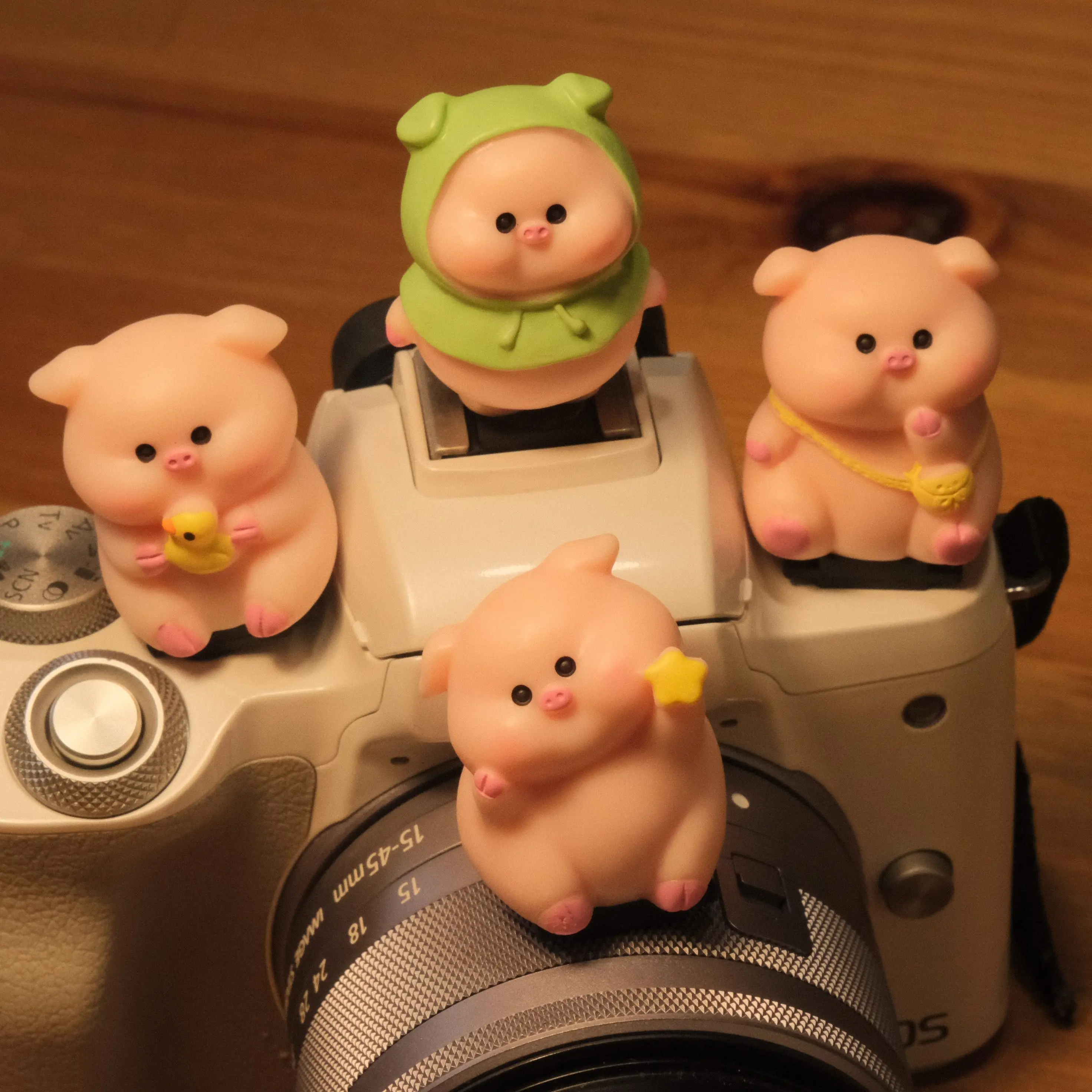 Funda Protectora para Cámaras DSLR y Mirrorless con Diseño de Animalitos de Dibujos Animados, Fabricada en Resina ABS Resistente al Polvo. Accesorio de Decoración para Cámara, Duradero y Elegante
