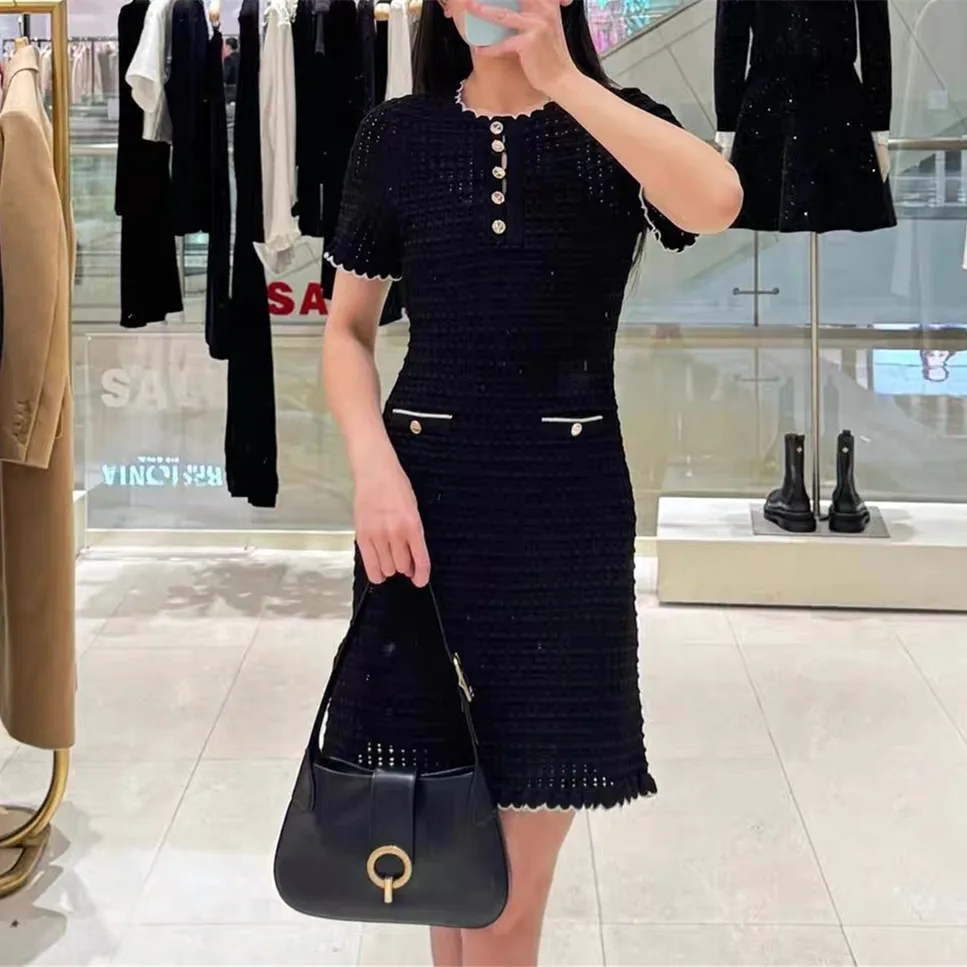 Vestido de Malha de Manga Curta com Renda Doce Estilo Europeu de Alta Qualidade com Conjunto de Dois Peças para Mulheres