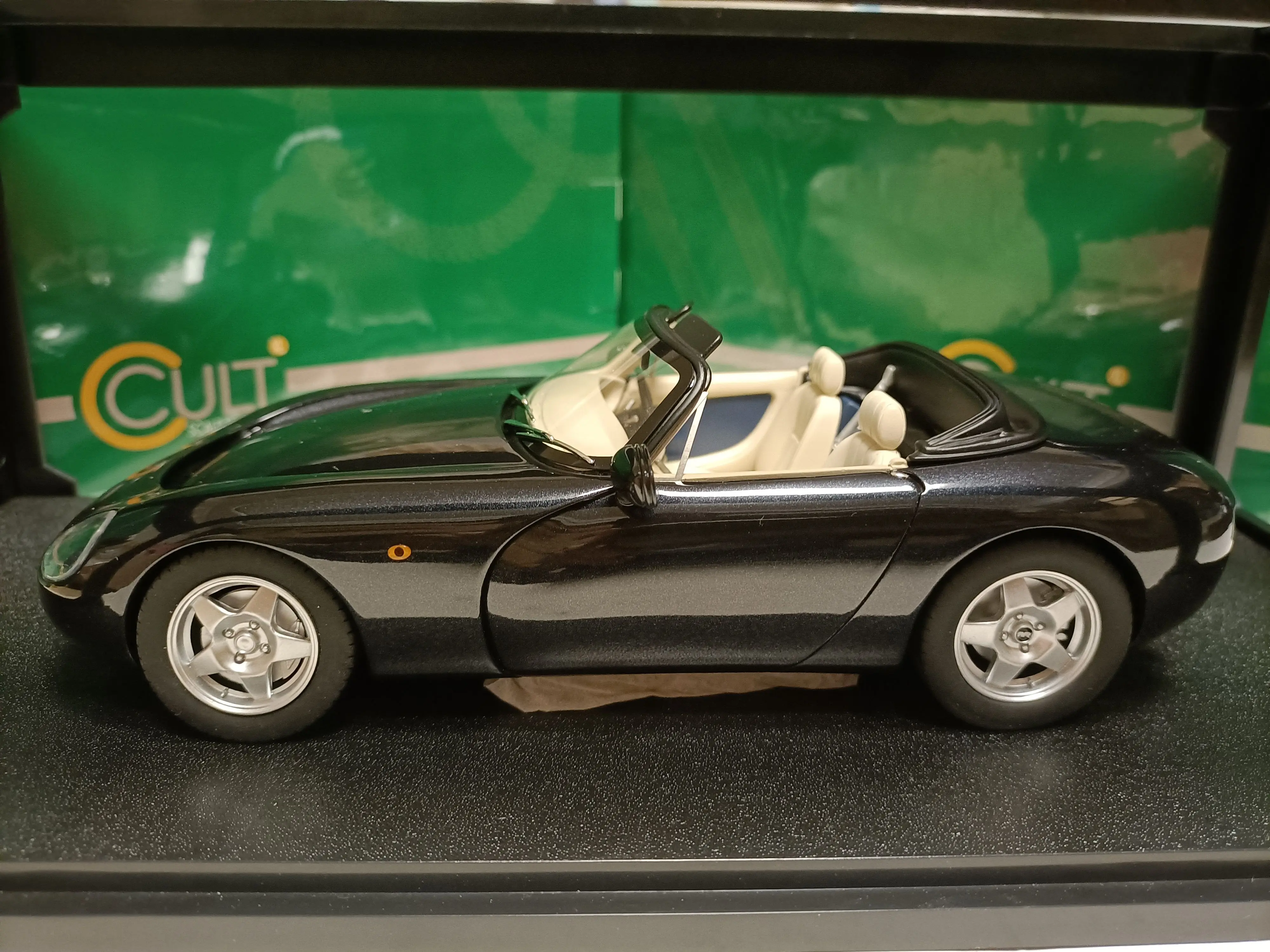 Cult 1:18 TVR Giffith 1993 Simulation Limited Edition Resin Metal Static Car Model Toy Gift