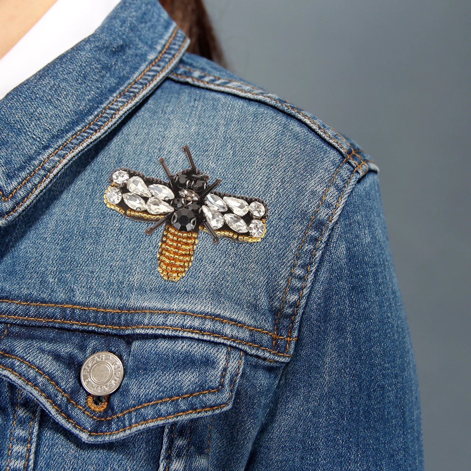 

Набор из 6 нашивок-аппликаций в форме животных со стразами для декоративной отделки одежды, головных уборов, обуви, рюкзаков, для шитья своими руками