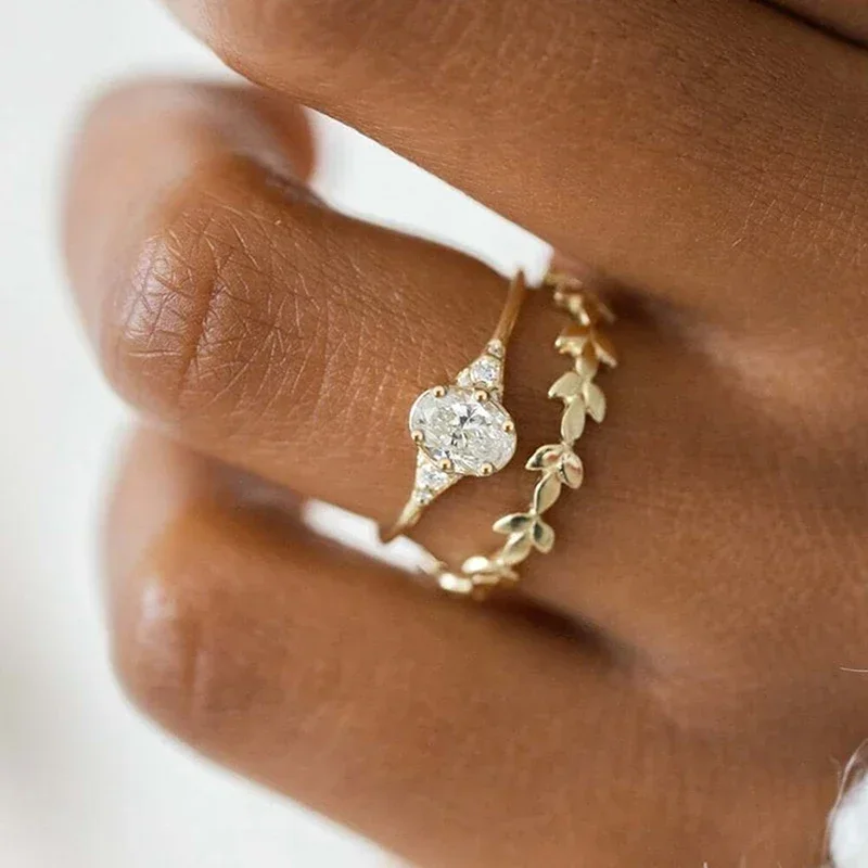 Huitan الفاخرة 2 قطعة/المجموعة النساء خواتم الذهب اللون ورقة تصميم مطعمة لامعة تشيكوسلوفاكيا أنيقة اكسسوارات الأزياء والمجوهرات لحفل الزفاف