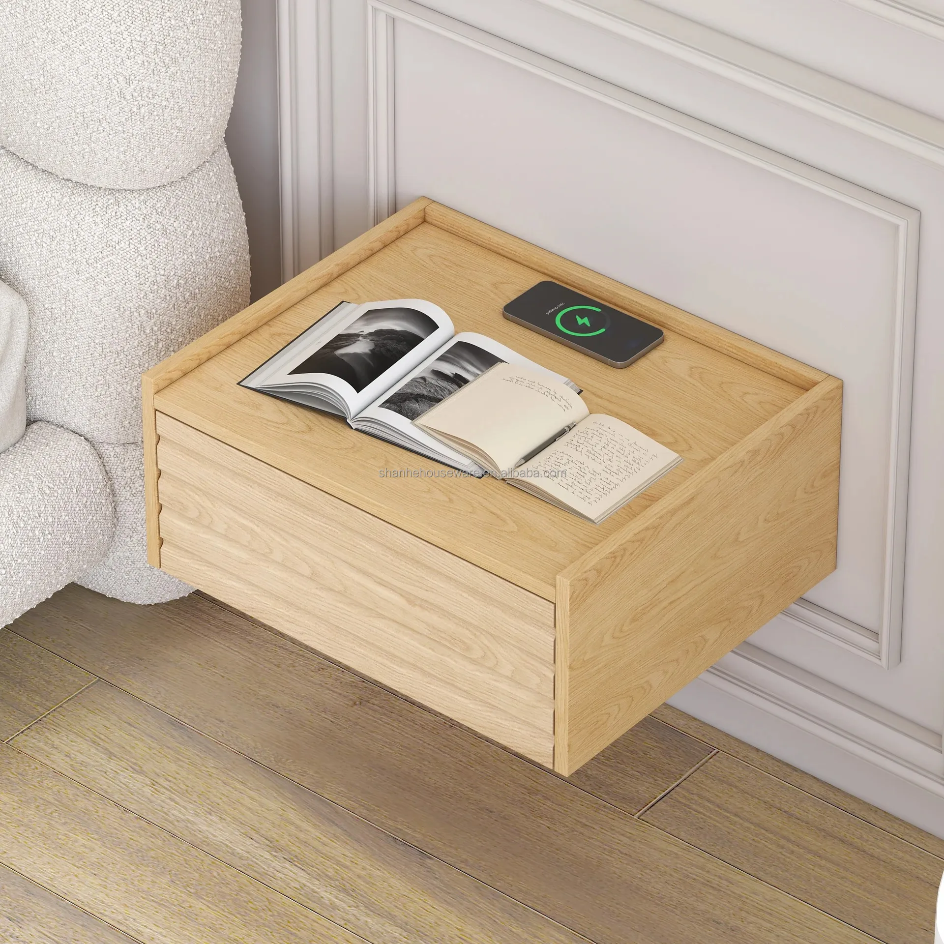طاولة بجانب السرير بتصميم حديث وبسيط مثبتة على الحائط من الخشب الصلب ومنضدة عائمة للشحن اللاسلكي ودرج قابل للتحويل لـ #1