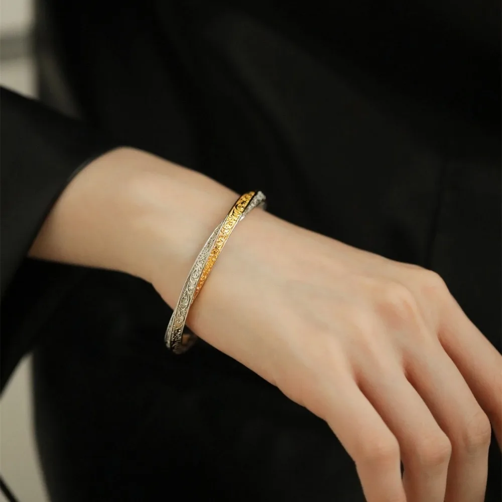 Fashion Light Luxury Twist Bangle Women Jewelry Irregular Flower Carving Bracelet Trendy Geometric Couples Cuff Bracelet Party