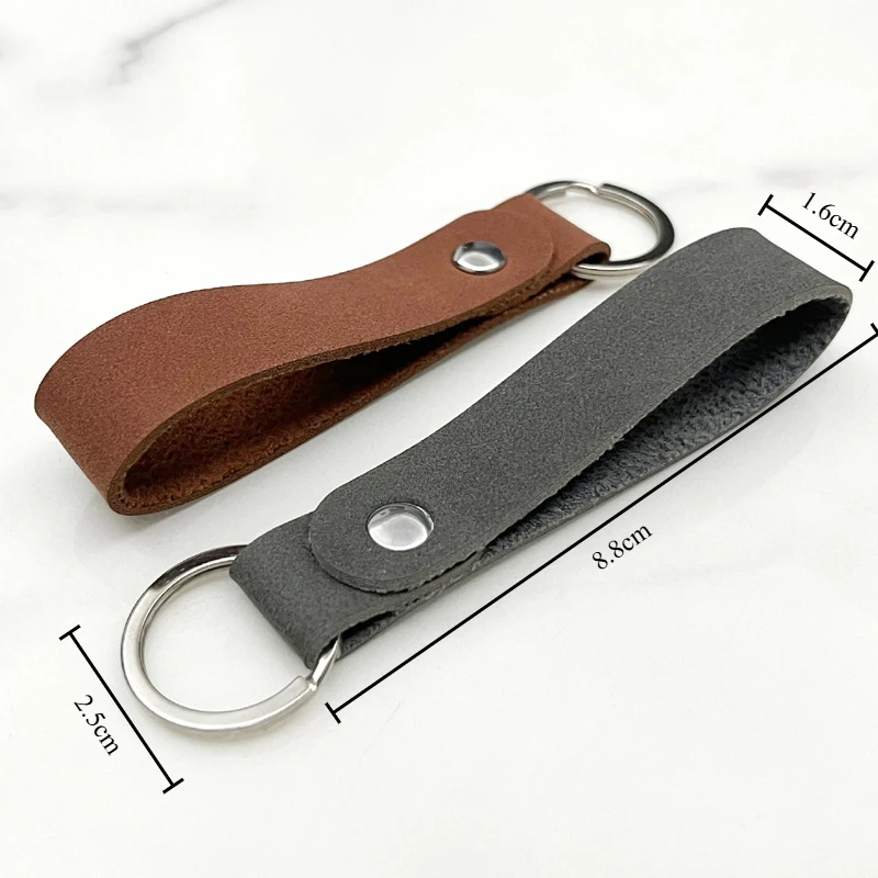 Retro personalisierte Wildleder-Schlüsselanhänger, individuelles Logo-Schlüsselanhänger, blanko, mattiertes Leder, lasergravierter Auto-Schlüsselanhänger für Männer und Frauen