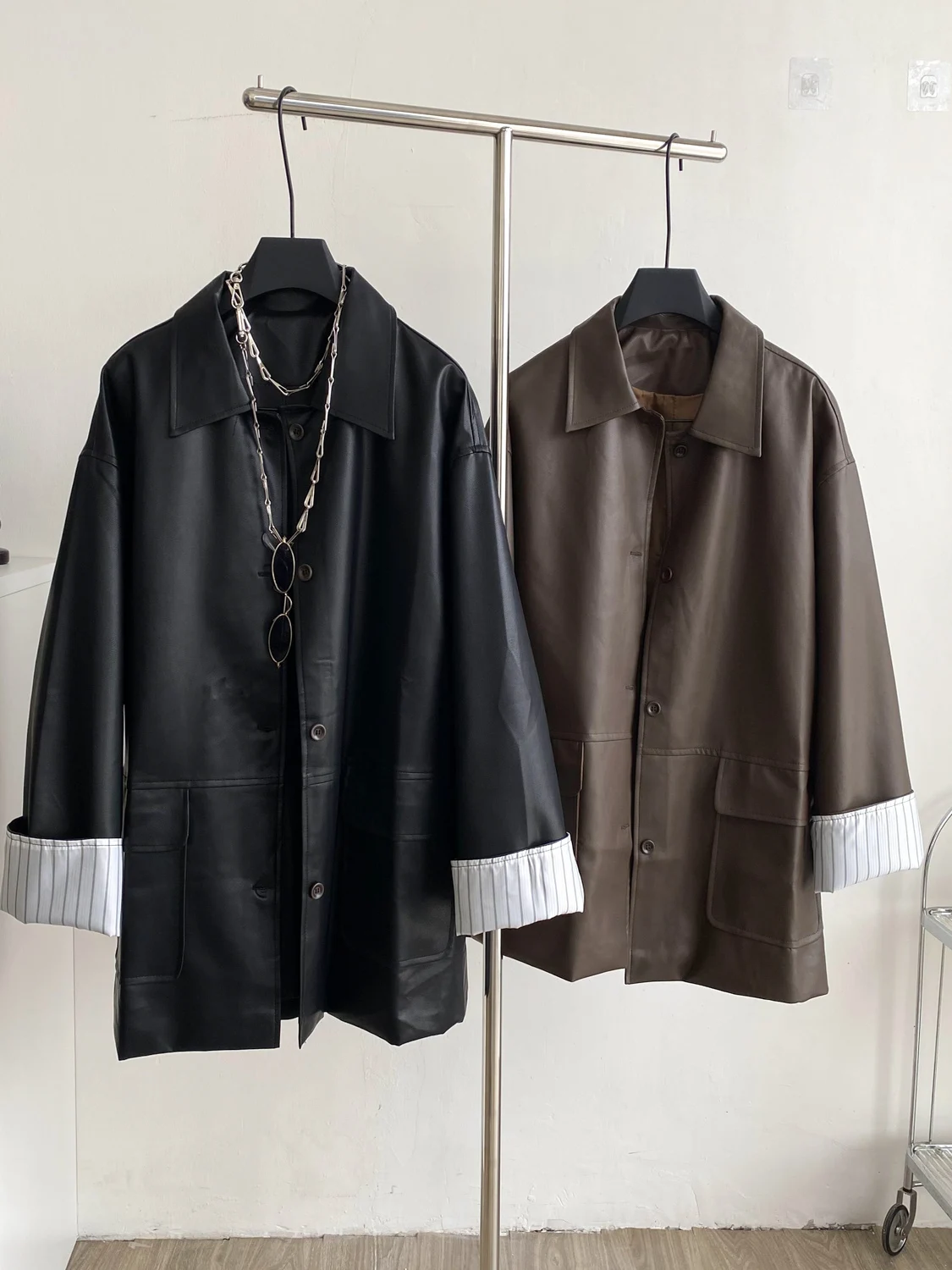 

Ретро Briti Sle из искусственной кожи, женское свободное пальто средней длины с лацканами, уличное модное пальто, осенний сезон, женская одежда