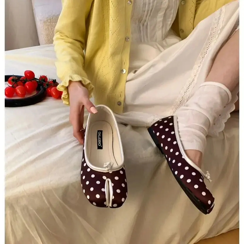 2026 Fashion Tabi Ninja Shoes Woman Flats Ballet Split Toe Ballerinas Ladies Round Heeled Loafers Tacones Female Moccasins Mujer