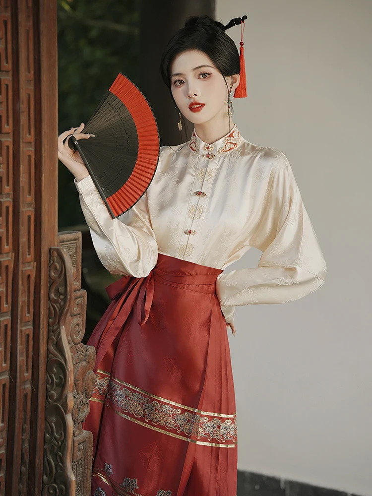 

Dress Women's Chinese Retro Horse-Face Skirt Suit Hanfu Top RedColor Matching Geometric Pattern Gold Thread Woven Fashion Spring