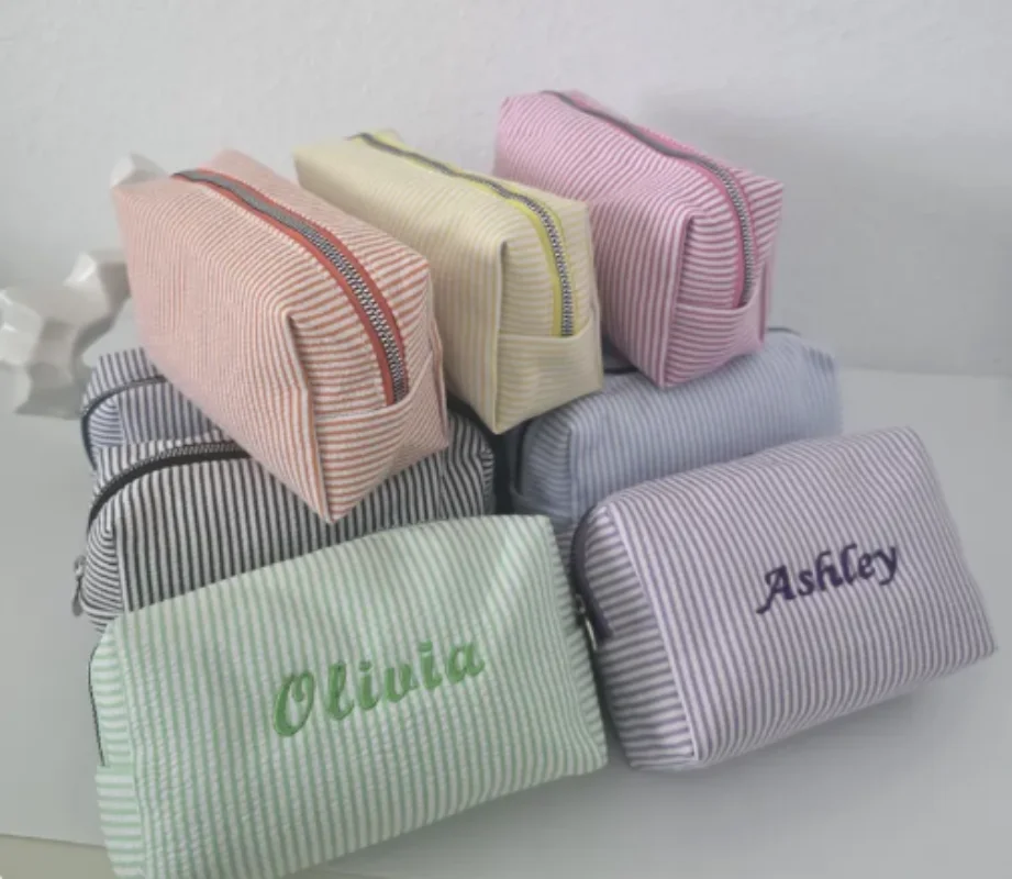

Custom Cosmetic Bag for Bridesmaid , Custom Makeup Bag, Personalized gift for Bridal party, gift for her, gift for Bridesmaid