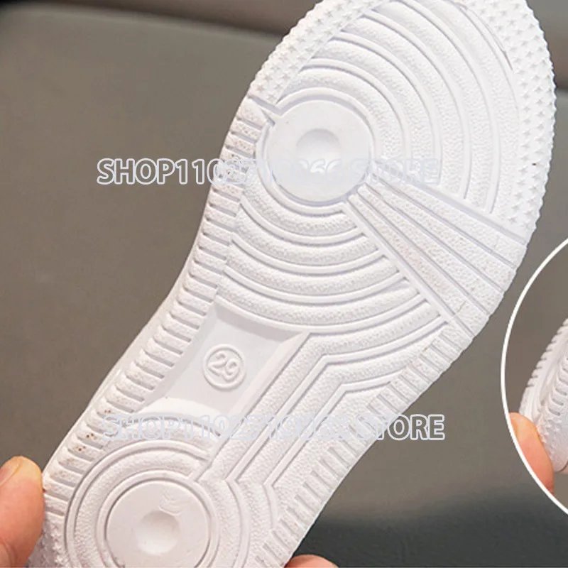 Sepatu Papan Lucu Anak Laki-laki Perempuan Jahitan Sepatu Kasual Gambar Pola Anime Kartun Hadiah Sepatu Nyaman Fashion Luar Ruangan Siswa