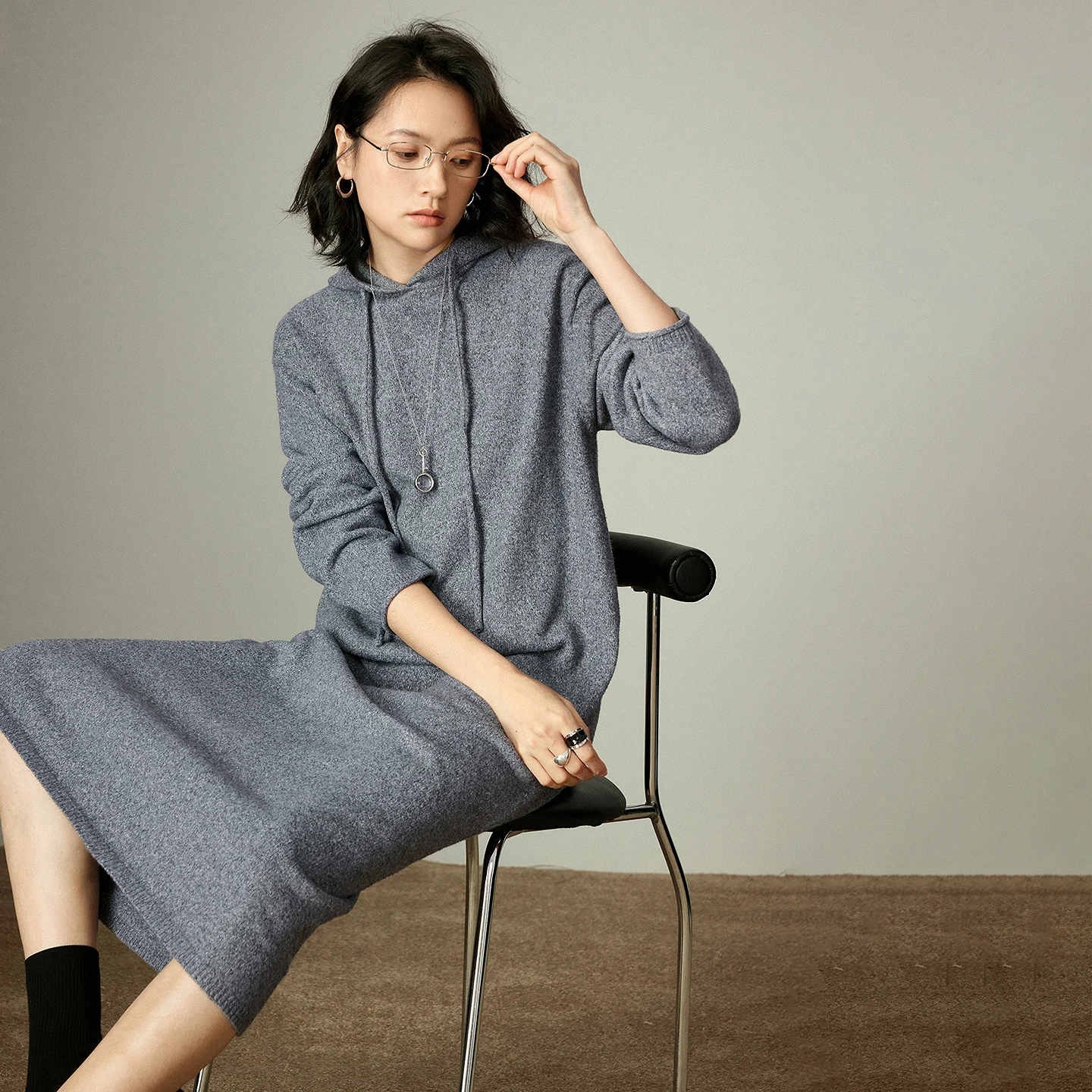 TOYOUTH Vrouwen Jurken 2023 Winter Nieuwe Wasachtige Garen Capuchon Sweatshirt Jurk Intellectuele Grijze Losse Hemd Gebreide Jurken