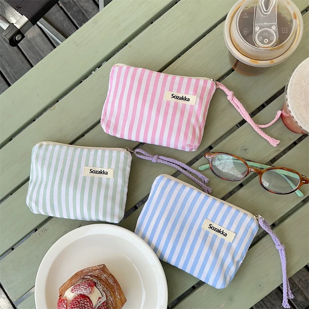 

Fresh striped lipstick cushion storage bag, coin purse, lipstick makeup bag, portable miscellaneous storage bag ﻿