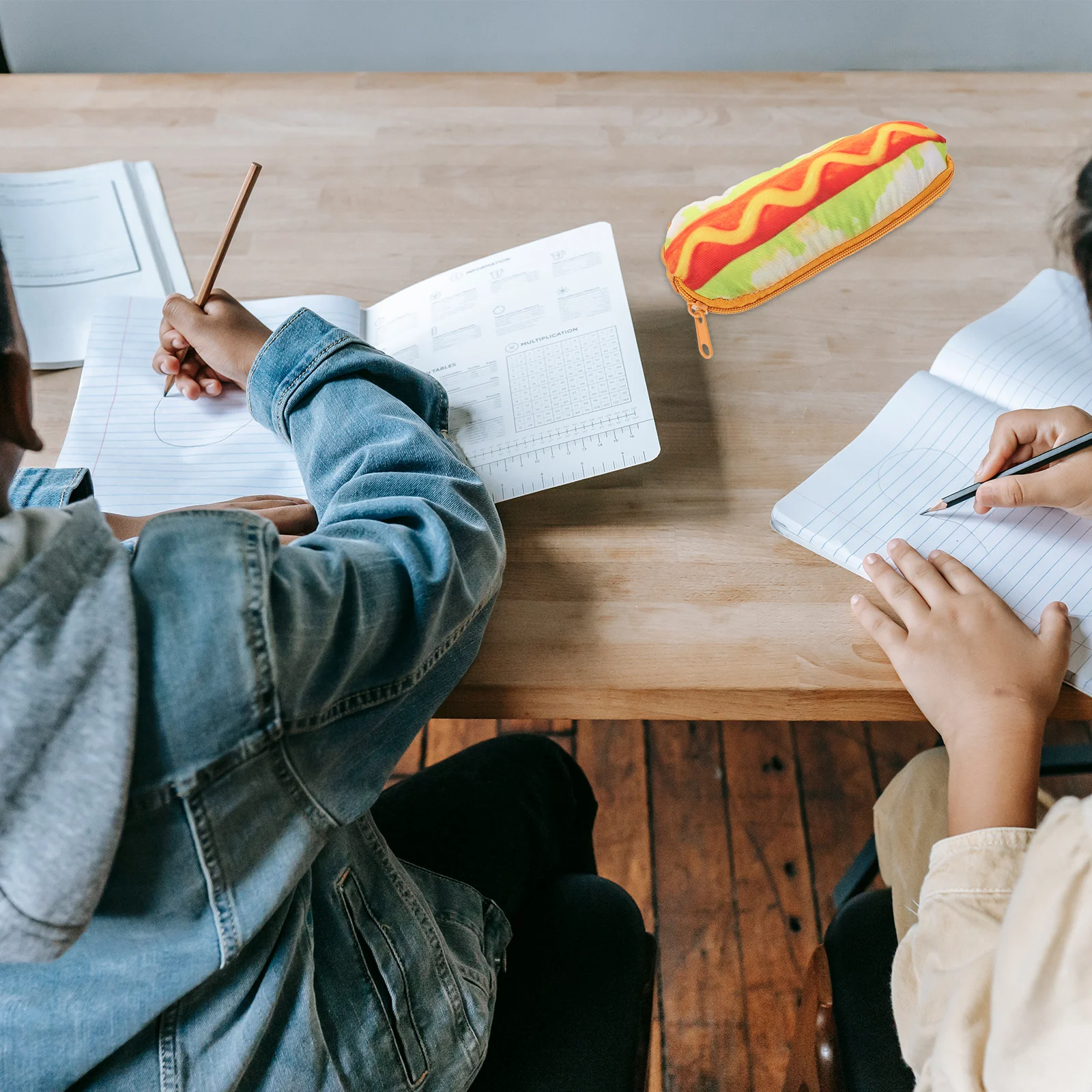 

Stylish Hot Dog Pencil Pouch Bright Color Smooth Zipper Closure Portable Pen Organizer for Students Artists Writers Daily Use