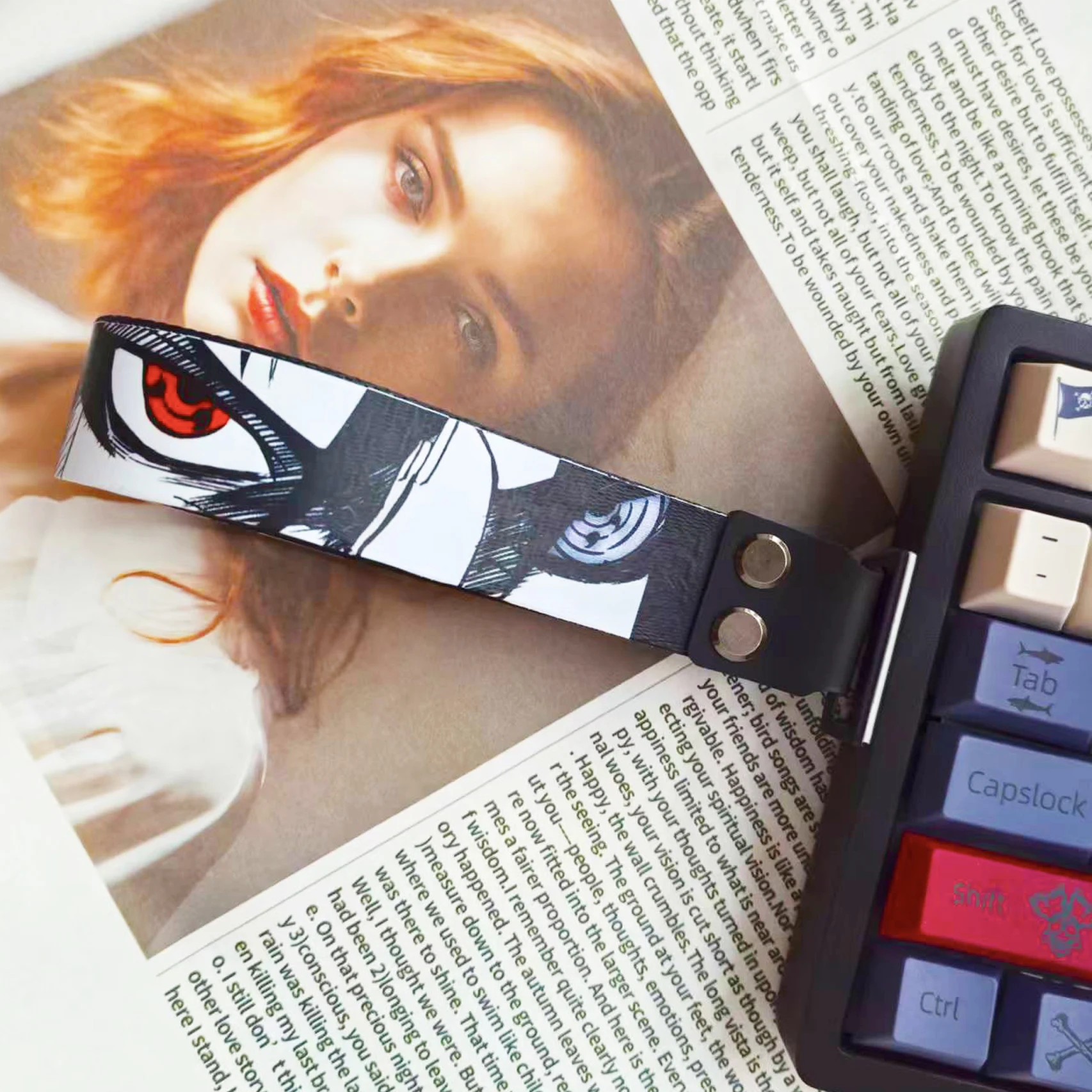 

Аксессуары для клавиатуры в стиле аниме, ленточный ремешок, совместимый с Wooting 60HE и ATK68, нейлоновый ремешок на заказ для механической клавиатуры