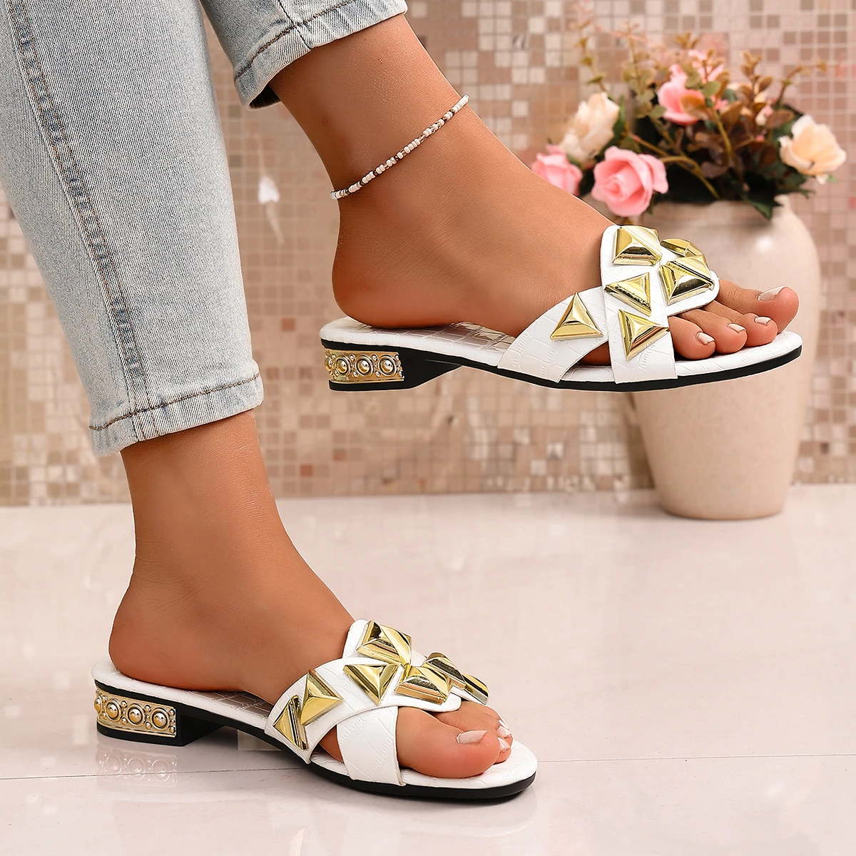 Sommer-Damenschuhe: Designer-Flip-Flops für draußen, neue luxuriöse Sandalen, modische offene Zehen-Slides zum Gehen – Detail 12