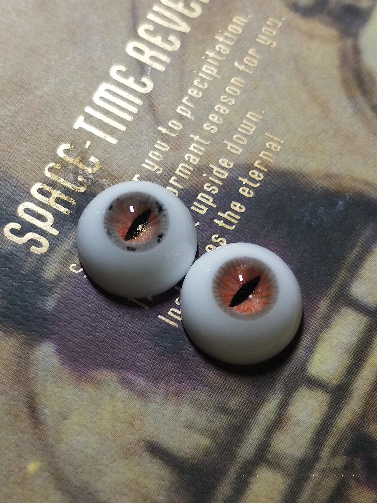 Ojos seguros de resina Fox, 1/4 1/3 BJD Doll Craft Eyeballs, equipado con pupilas de animales brillantes, 1 par