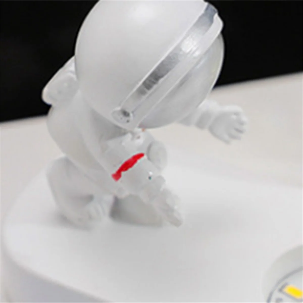 

Night Light,Astronaut'S Starry Walk Crystal Ball Night Light,USB Link,Holiday and Anniversary Gifts,Creative OrnamentsHUG