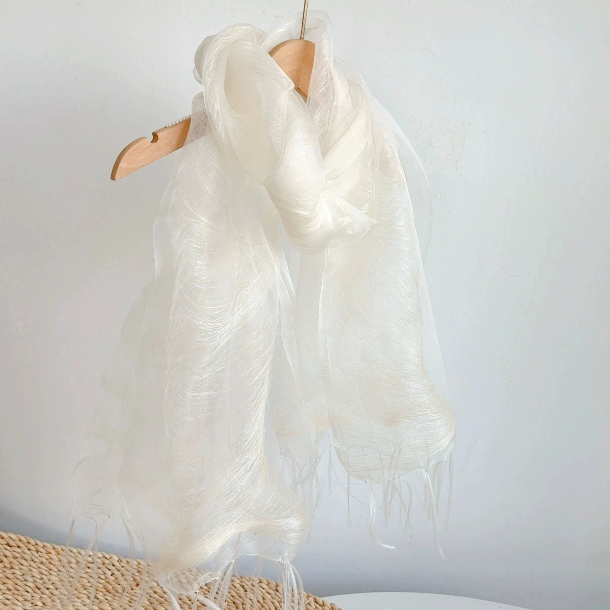 

Женский роскошный однотонный трехслойный шарф из тутового шелка, тонкий солнцезащитный платок для путешествий, весенне-осенний вариант