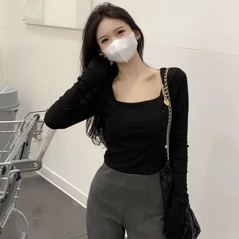 Black Right Shoulder T-shirt Women's Clothing 2025 Autumn New Spring Design Hot Girl Short Square Neck French Tight Top